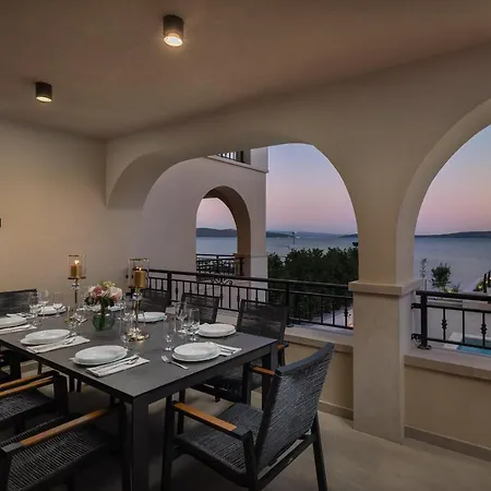 Beachfront Anemona With Pool Villa *