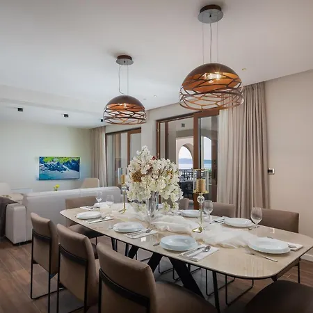 Villa Beachfront Anemona With Pool *