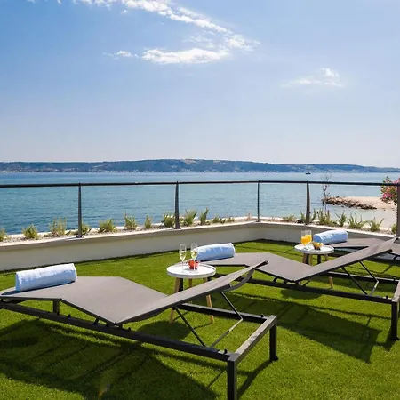 Beachfront Anemona With Pool Villa *