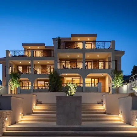 Beachfront Anemona With Pool