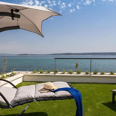 Beachfront Anemona With Pool Villa *