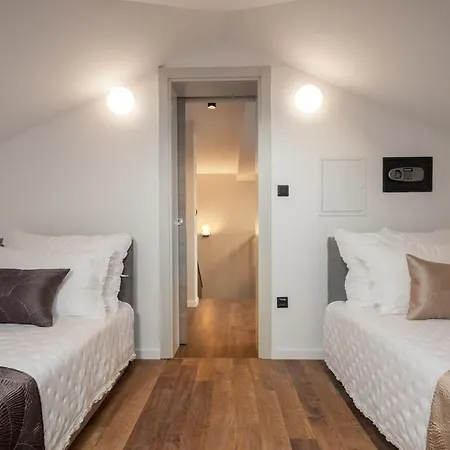 Villa Beachfront Anemona With Pool Kaštela