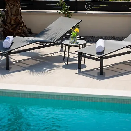 Beachfront Anemona With Pool فيلة