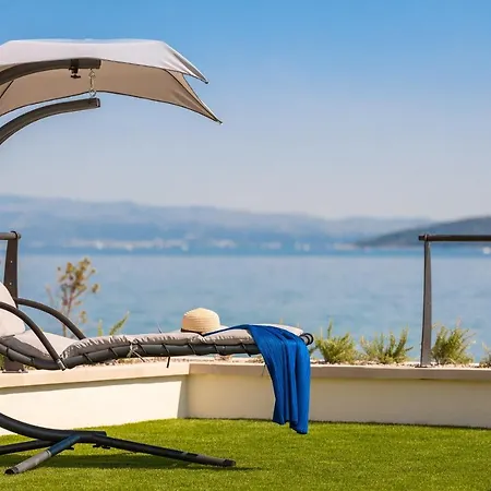 Villa Beachfront Anemona With Pool Kastela