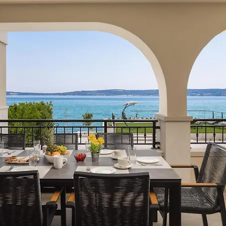 Villa Beachfront Anemona With Pool
