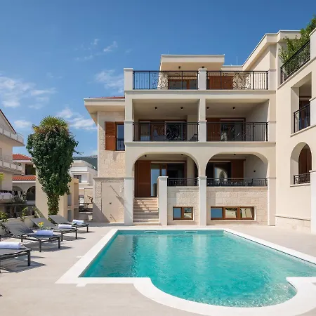 Beachfront Anemona With Pool *