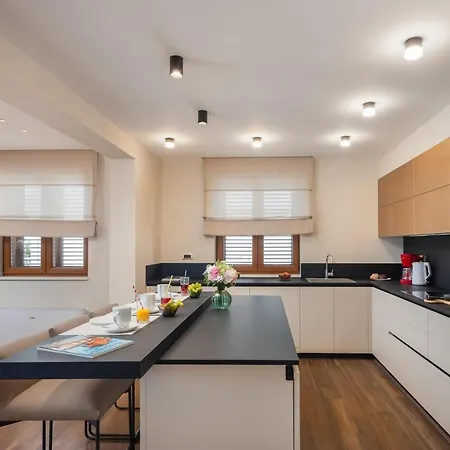 Willa Beachfront Anemona With Pool Kaštela