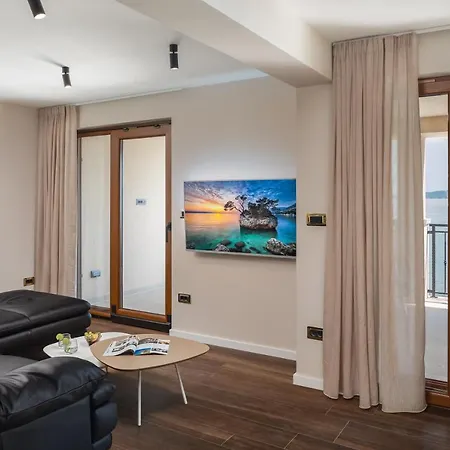 Willa Beachfront Anemona With Pool Kaštela