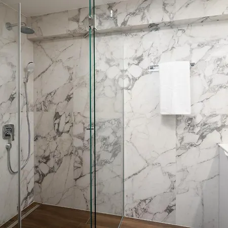 Beachfront Anemona With Pool Willa *