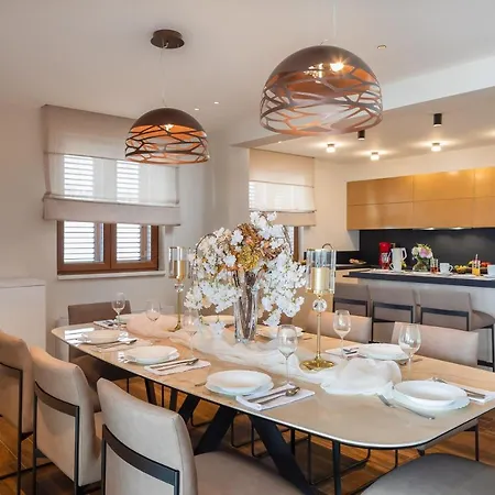 Beachfront Anemona With Pool Willa