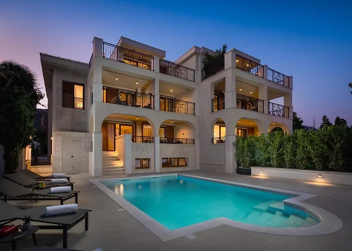 Beachfront Anemona With Pool