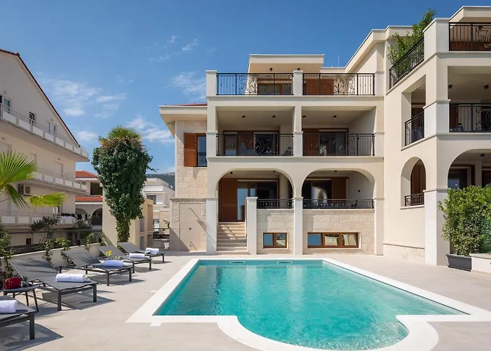 Beachfront Anemona With Pool *