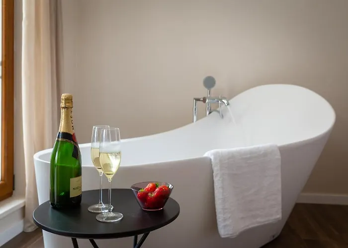 Beachfront Anemona With Pool Вилла *