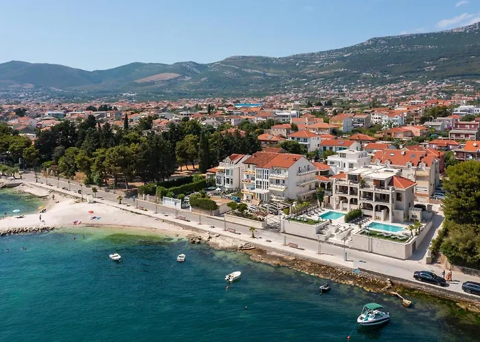 Beachfront Anemona With Pool Вилла Каштела